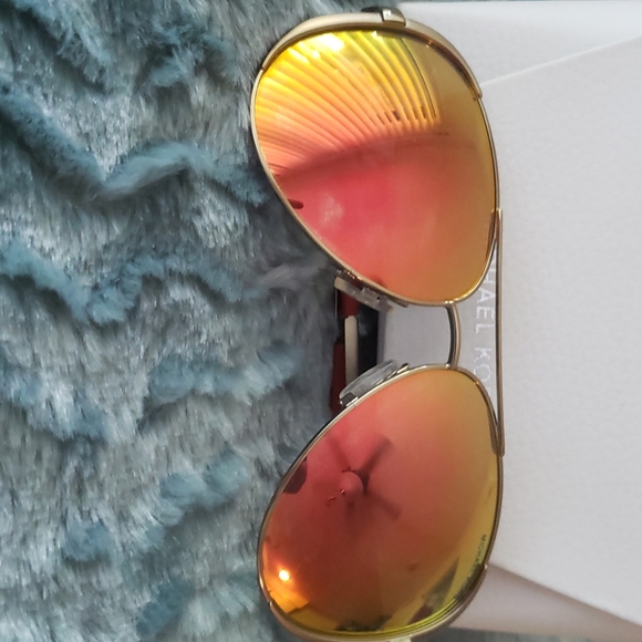 Michael Kors Sunglasses - Picture 4 of 6